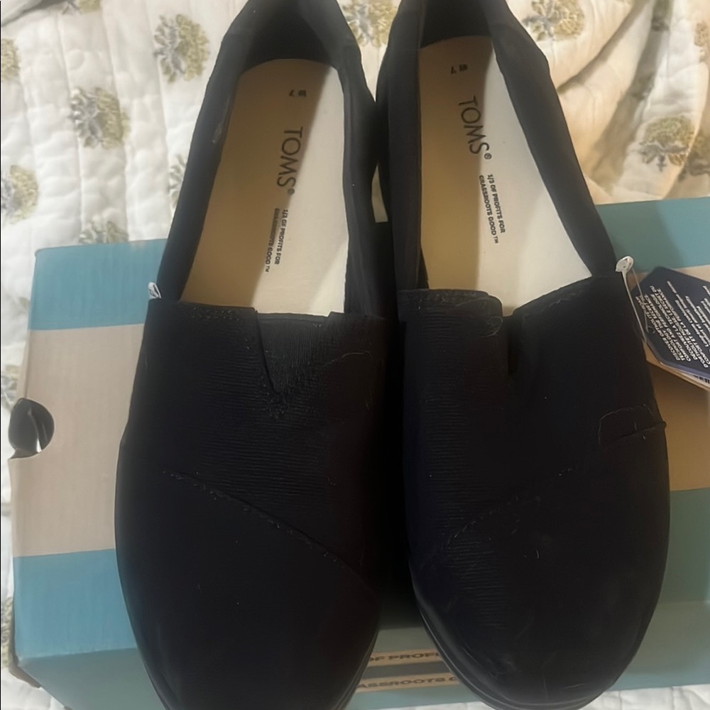TOMS Women's Black Slip-On Shoes